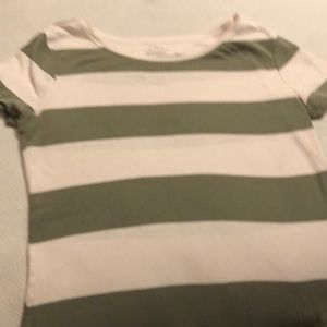 Short sleeve tshirt. Stripes.